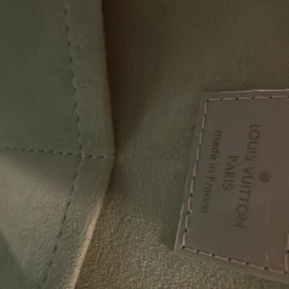 Authentic Louis Vuitton Alma PM Electric EPI Amand - Picture 9 of 11